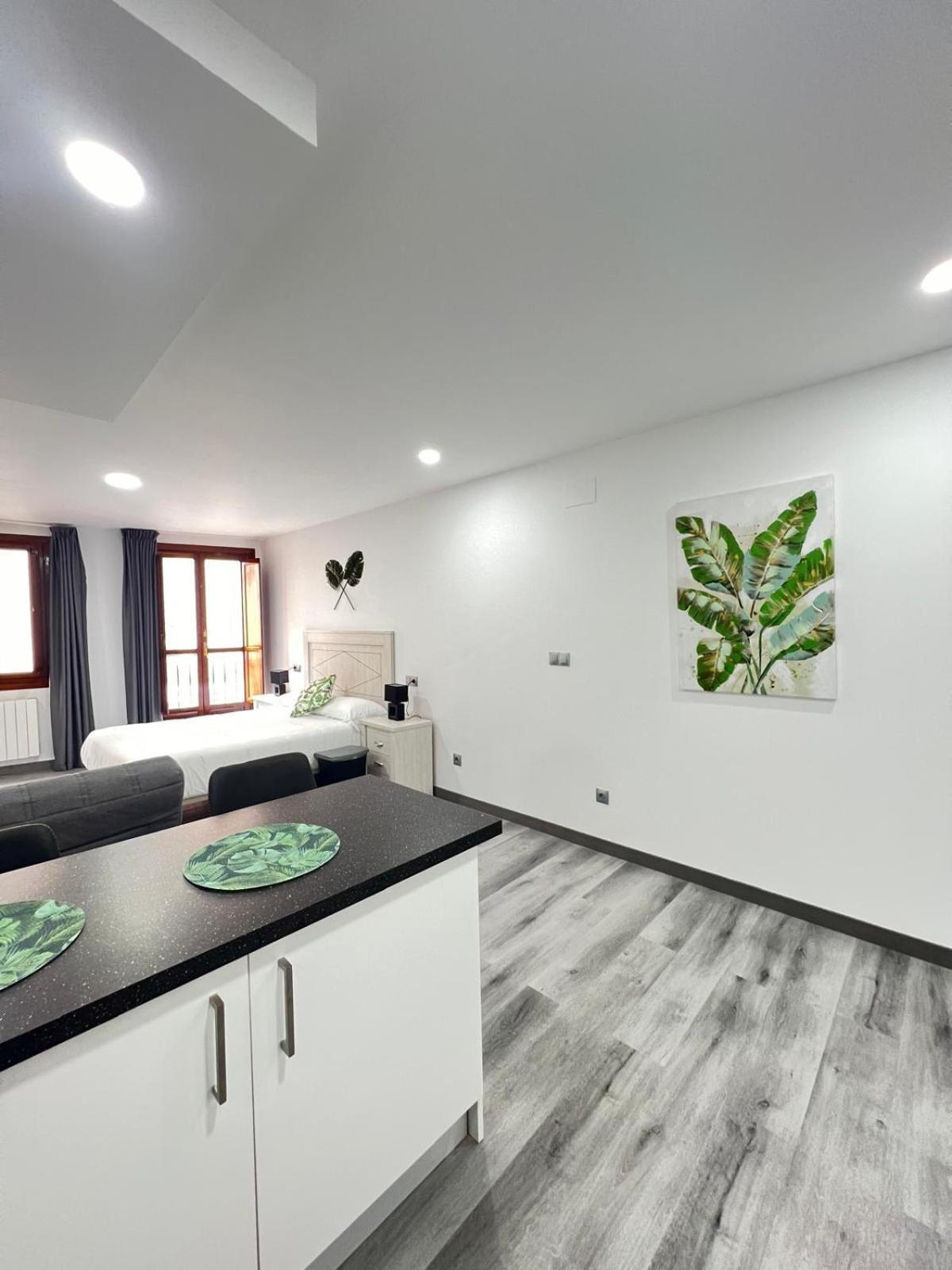 Rosal Central Studios Oviedo Exterior photo